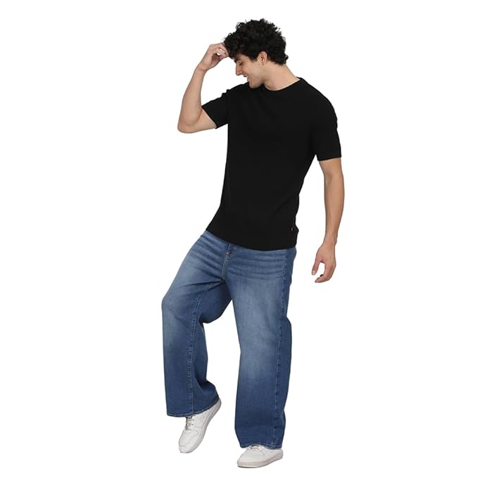 Levi's Men's Solid Slim Fit T-Shirt