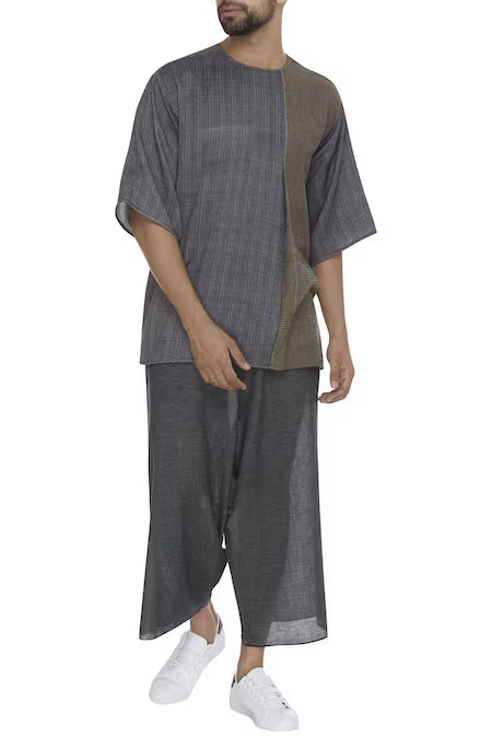 Urvashi Kaur  Black Cotton Checkered Pants